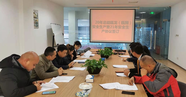 490f70bc0b92273452c8c40fc733a6e.jpg 490f70bc0b92273452c8c40fc733a6e.jpg