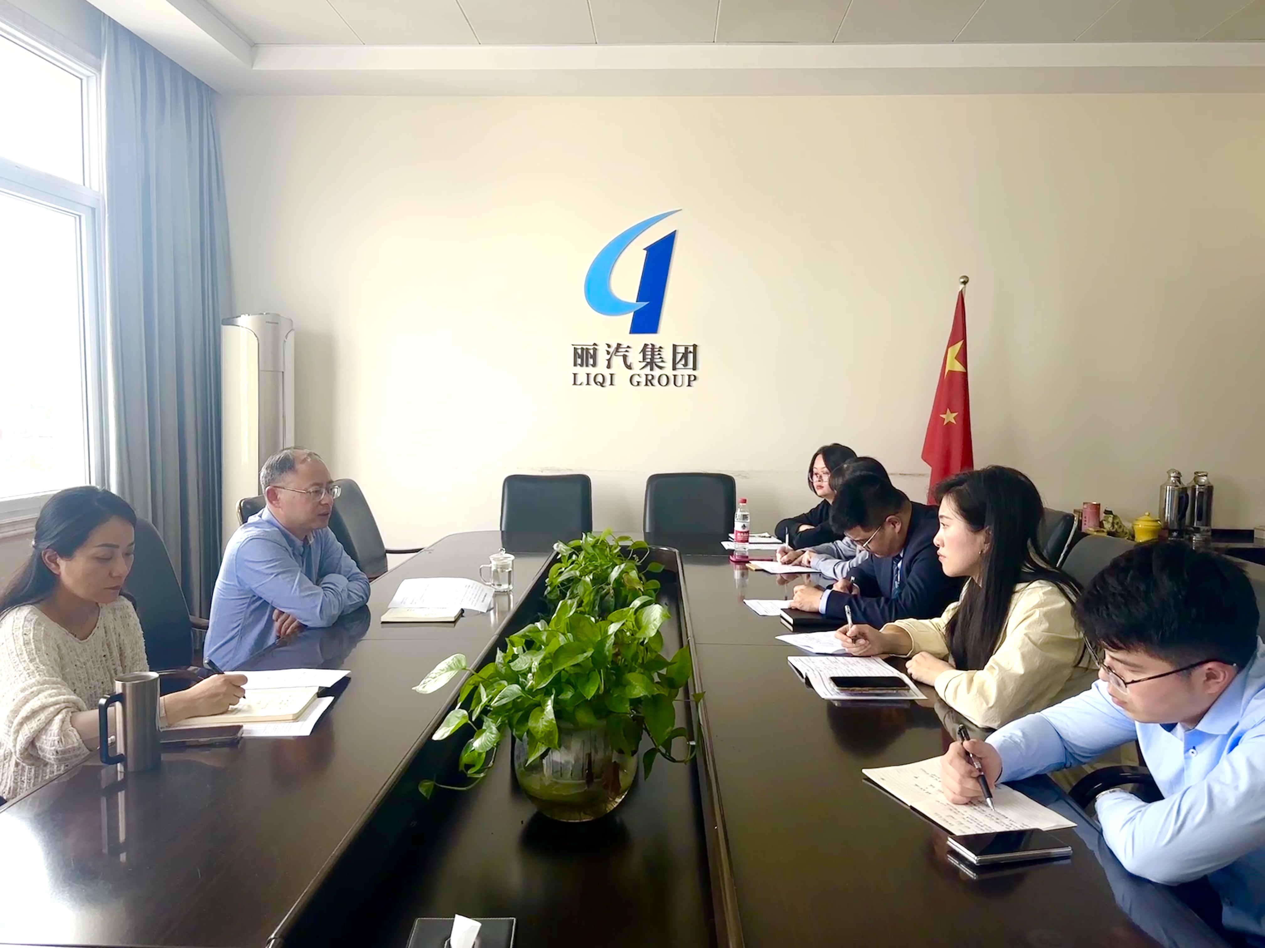 8dcedc2e27664bc7e8a1a461171c502.jpg 8dcedc2e27664bc7e8a1a461171c502.jpg